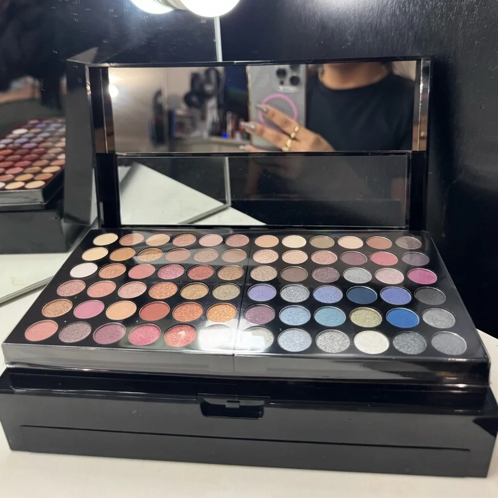 Big Makeup Palette - Picture 5 of 5